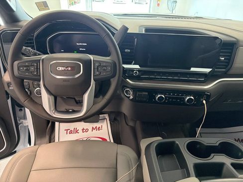 New 2026 GMC Sierra 1500 SLT AWD/4WD image 14