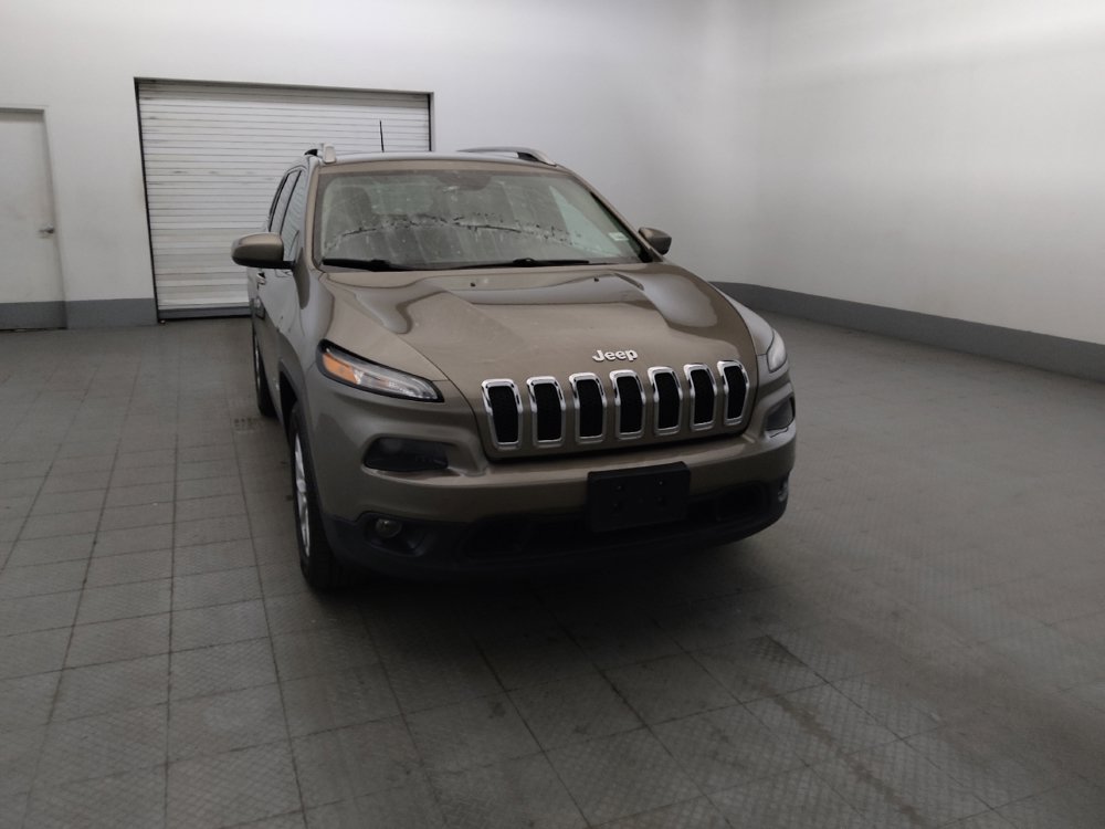 Used 2017 Jeep Cherokee Latitude w/ Cold Weather Group AWD/4WD image 14