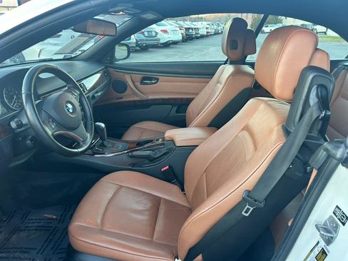 Used 2013 BMW 335i Convertible image 15