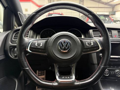 Used 2015 Volkswagen Golf 4-Door FWD image 23