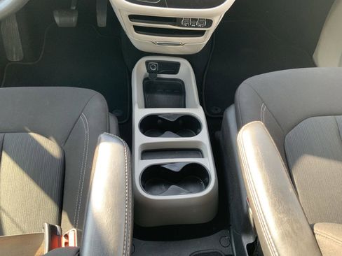 Used 2023 Chrysler Voyager LX FWD image 48