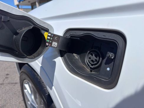 Used 2022 Jeep Grand Cherokee Summit w/ Luxury Tech Group V AWD/4WD image 43