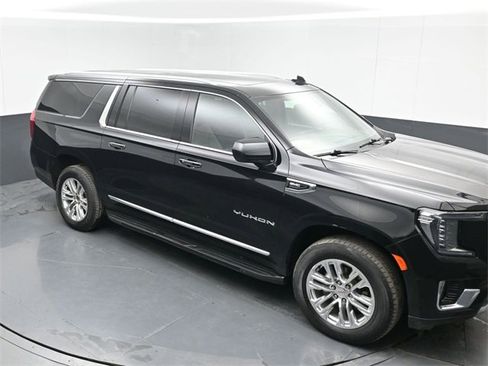 Used 2023 GMC Yukon XL SLT w/ Max Trailering Package image 1