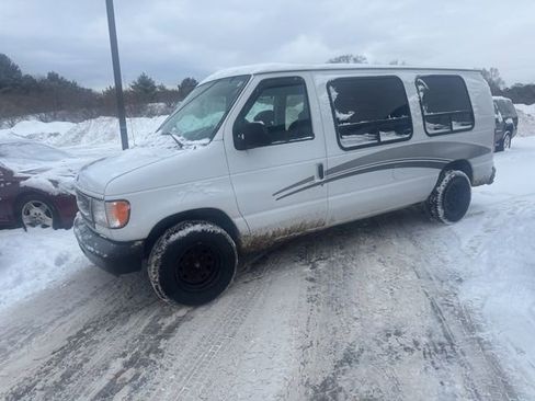 Used 2002 Ford E-150 and Econoline 150 image 3