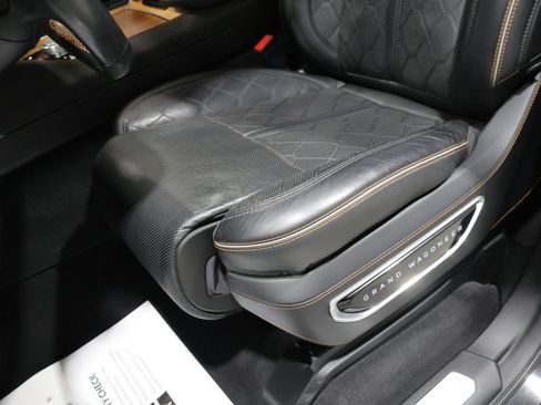 Used 2022 Jeep Grand Wagoneer Series III AWD/4WD image 12