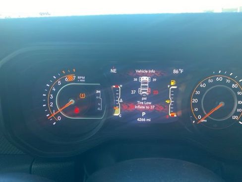 Used 2024 Jeep Wrangler Unlimited Rubicon w/ XTREMEE 35" Tire Package image 20