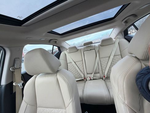 Used 2016 Nissan Maxima Platinum w/ Interior Lighting Package image 19