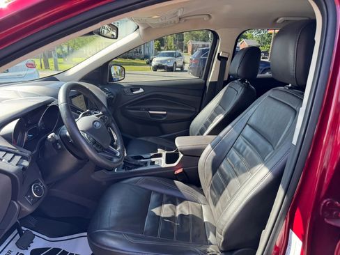 Used 2017 Ford Escape Titanium w/ Equipment Group 301A AWD/4WD image 20