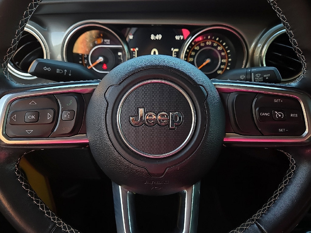 Used 2020 Jeep Wrangler Unlimited Sahara AWD/4WD image 19