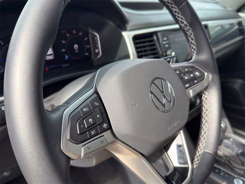 Used 2023 Volkswagen Atlas Cross Sport SE w/ Panoramic Sunroof Package image 12