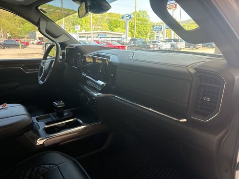 Used 2024 Chevrolet Silverado 1500 LTZ w/ LTZ Convenience Package II image 20