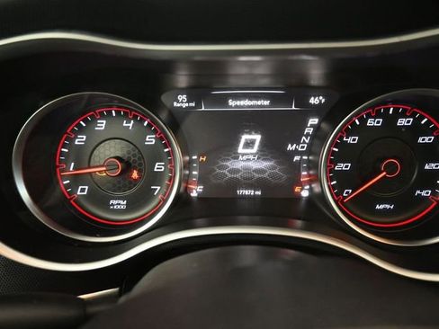 Used 2015 Dodge Charger SXT image 12