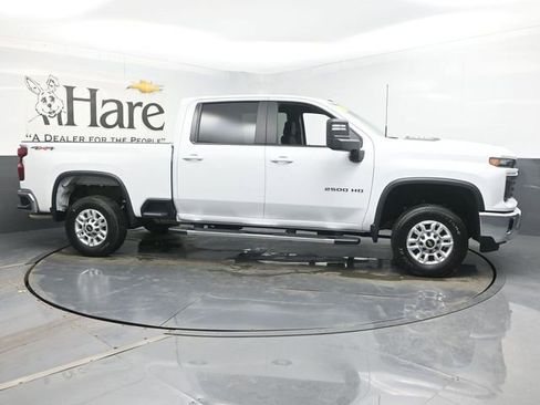 Used 2025 Chevrolet Silverado 2500 LT w/ Convenience Package AWD/4WD image 1