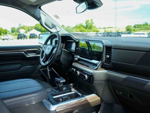 Used 2024 Chevrolet Silverado 1500 RST AWD/4WD image 13