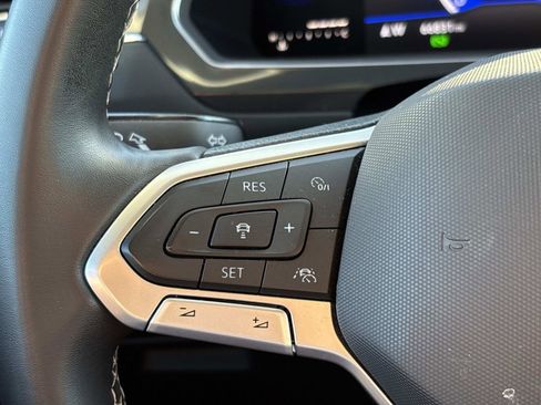 Certified 2022 Volkswagen Tiguan SE w/ Panoramic Sunroof Package image 15