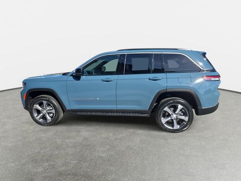 New 2026 Jeep Grand Cherokee Limited w/ Luxury Tech Group II AWD/4WD image 8