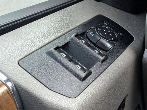 Used 2019 Ford F150 Lariat w/ Max Trailer Tow Package image 20