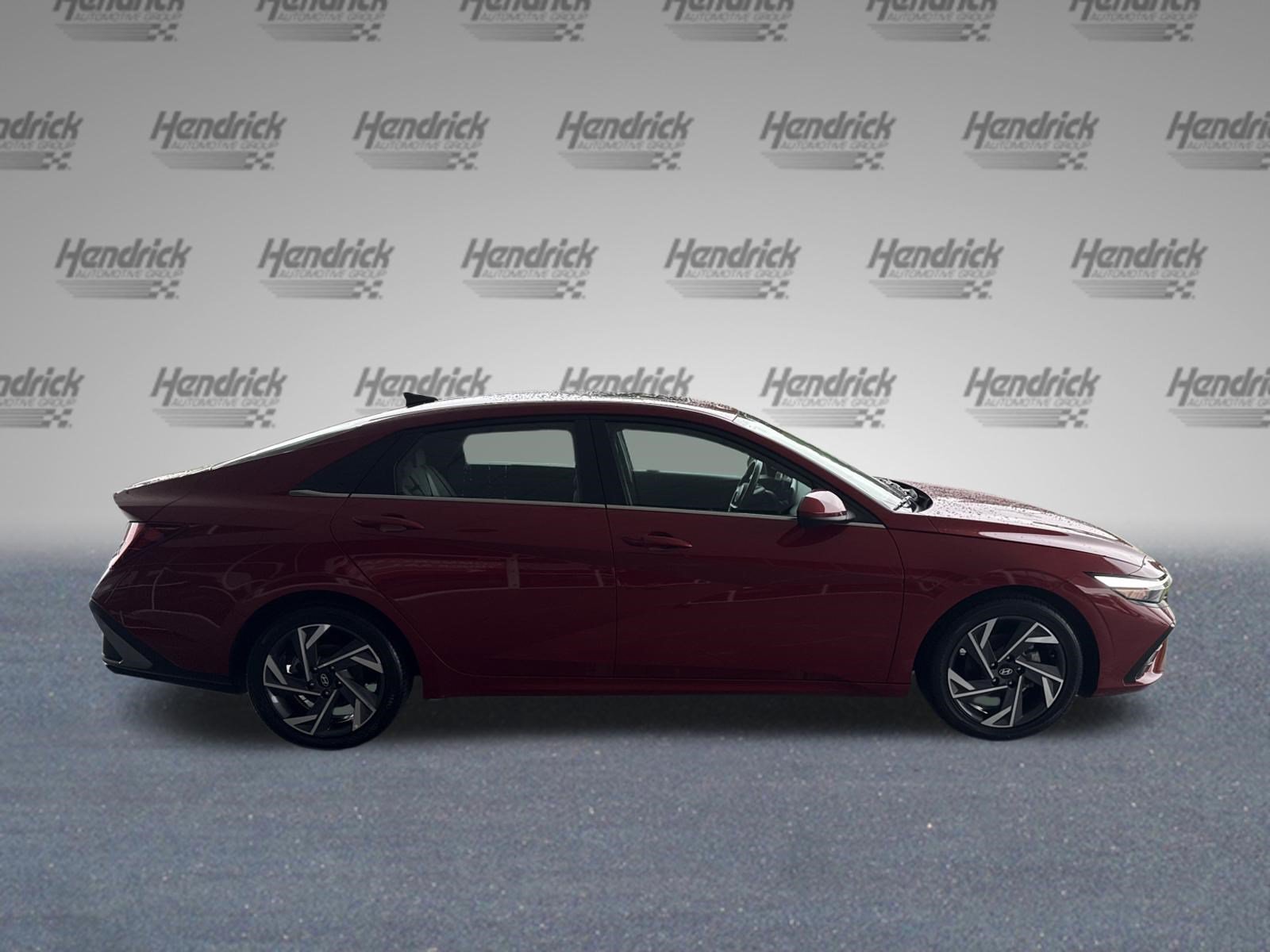 Used 2025 Hyundai Elantra SEL FWD image 10