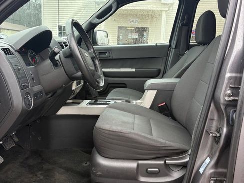 Used 2011 Ford Escape XLT w/ 201A Rapid Spec Order Code image 9