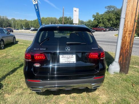 Used 2021 Mercedes-Benz GLC 300 4MATIC image 5