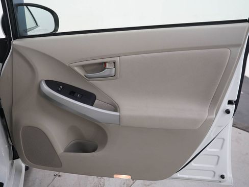 Used 2015 Toyota Prius Two FWD image 9