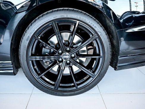 Used 2022 Audi S8 w/ S8 Comfort Plus Package image 47