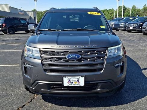 Certified 2018 Ford Explorer XLT w/ Equipment Group 202A AWD/4WD image 2