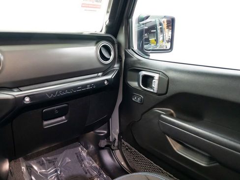 Used 2023 Jeep Wrangler Unlimited Rubicon 4xe AWD/4WD image 10