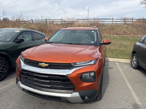 Used 2022 Chevrolet TrailBlazer LT w/ Driver Confidence Package image 4