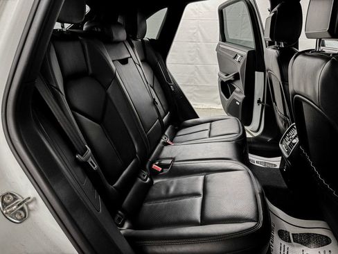 Used 2017 Porsche Macan S image 11