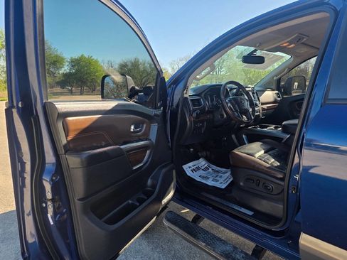 Used 2016 Nissan Titan Platinum Reserve image 11