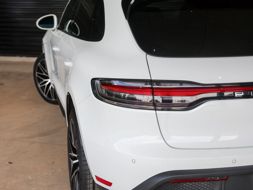 Certified 2026 Porsche Macan AWD/4WD image 14