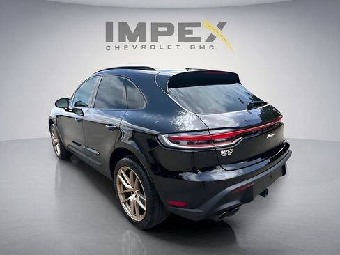Used 2023 Porsche Macan AWD/4WD image 3