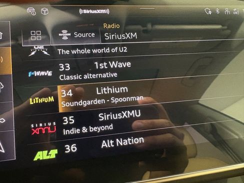 Used 2025 Audi Q8 Prestige image 27