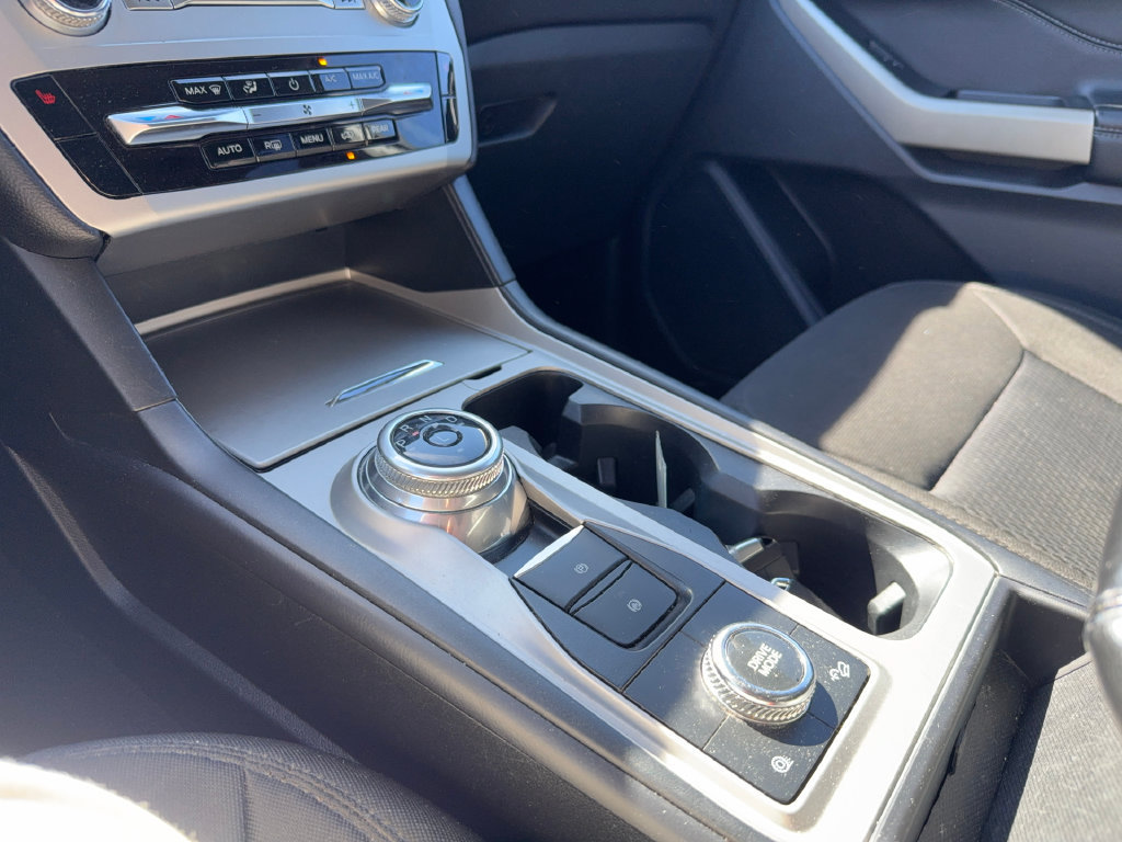 Used 2022 Ford Explorer XLT AWD/4WD image 23