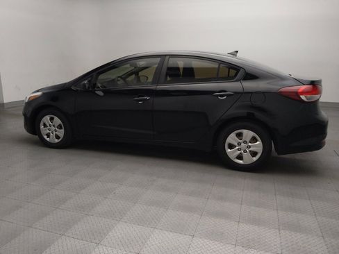Used 2017 Kia Forte LX image 3