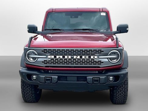 Used 2025 Ford Bronco Badlands AWD/4WD image 3