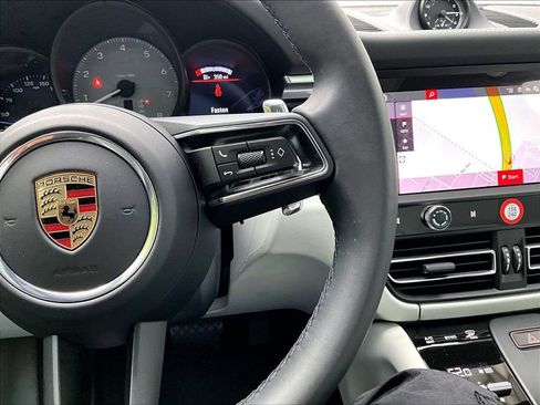 Certified 2025 Porsche Macan S AWD/4WD image 24