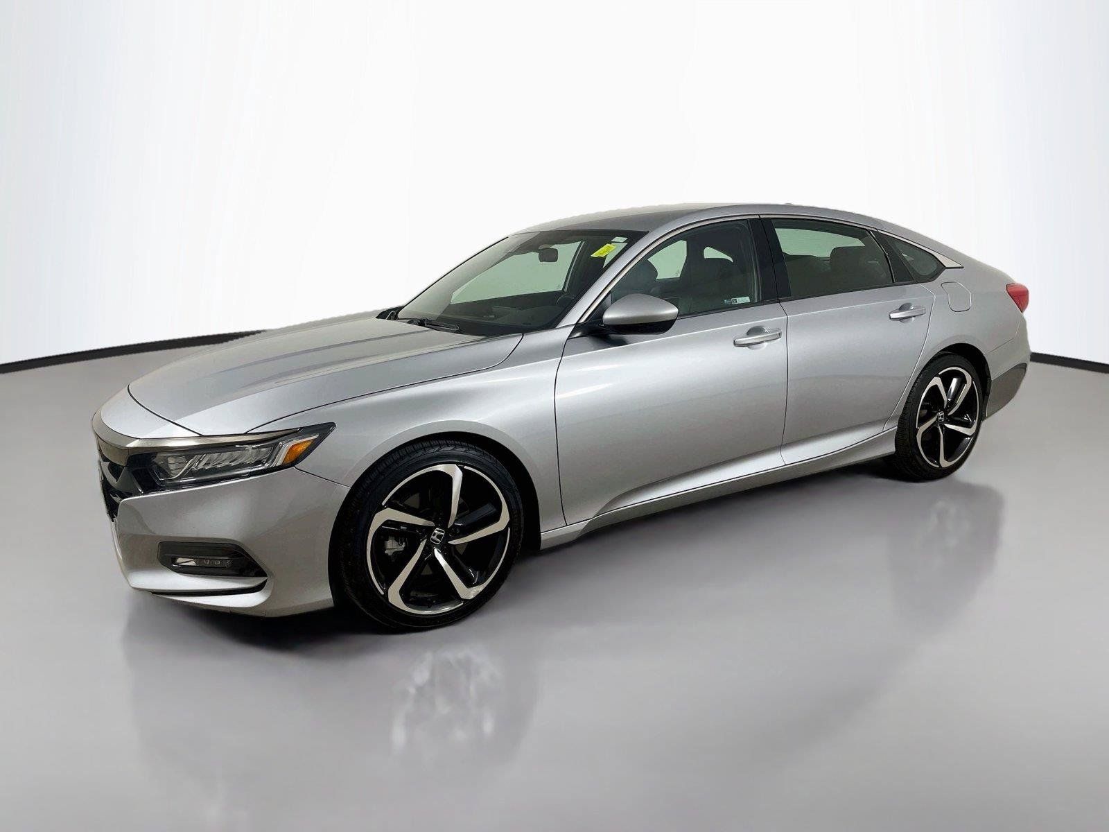 Used 2018 Honda Accord Sport image 8