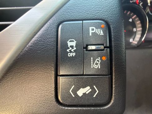 Used 2015 GMC Yukon SLT w/ HD Trailering Package image 17