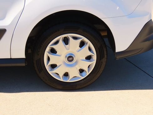 Used 2018 Ford Transit Connect XLT image 17