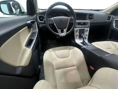 Used 2017 Volvo S60 T5 Dynamic image 18