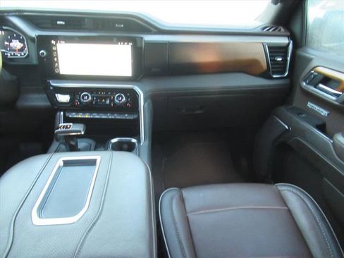 Used 2022 GMC Sierra 1500 Denali AWD/4WD image 14