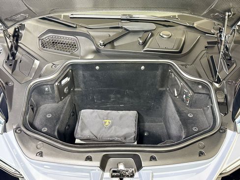 Used 2024 Lamborghini Revuelto AWD/4WD image 29