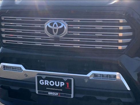 Certified 2026 Toyota Tacoma Limited AWD/4WD image 30