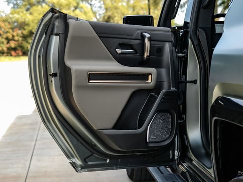 Used 2024 GMC Hummer EV 3X image 98