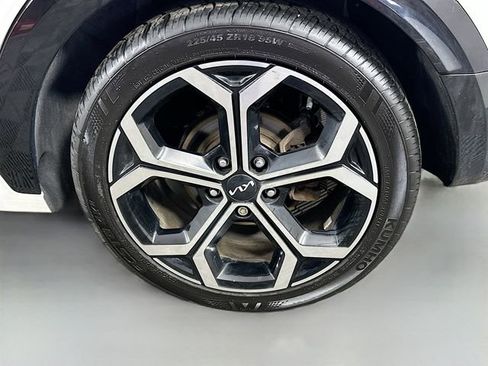 Used 2023 Kia Niro SX Touring FWD image 33
