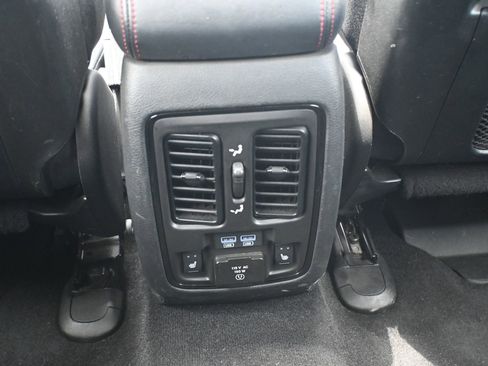 Used 2024 Dodge Durango GT RWD image 28