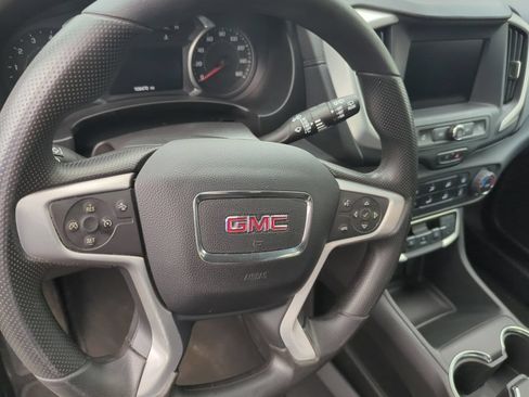 Used 2024 GMC Terrain SLE FWD image 9