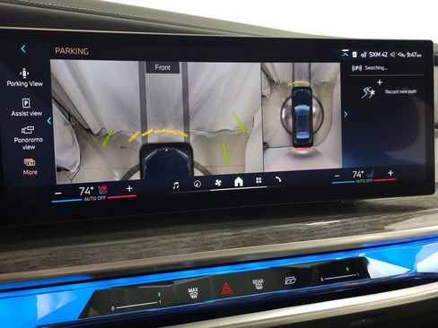 Used 2025 BMW 760i xDrive w/ Premium Package image 35